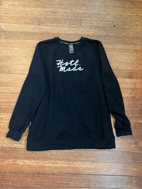 HSTL Made Men’s Black Crewneck Sweatshirt Size Medium